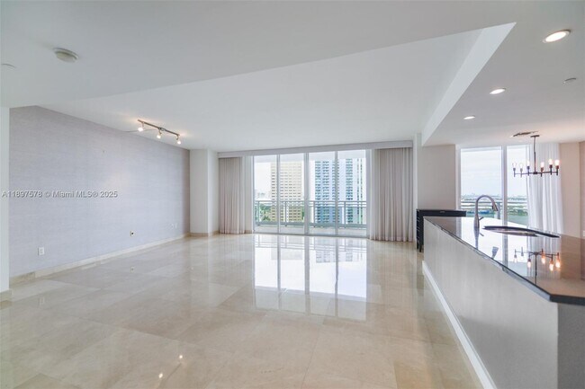 Building Photo - 901 Brickell Key Blvd