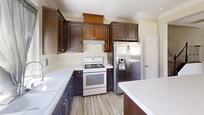 Building Photo - 4 bedroom 3 bath Fairway Canyon Home