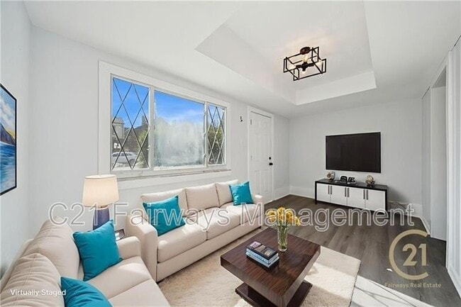 Building Photo - 233 E 19th Ave