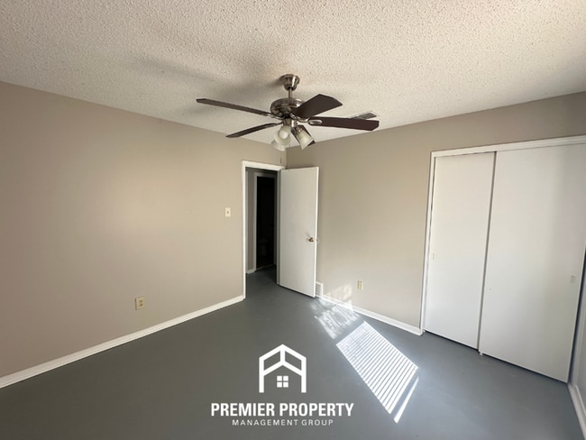 Building Photo - 4354 Clarke Rd