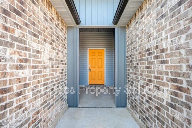 Building Photo - 10416 NW 24th Terrace