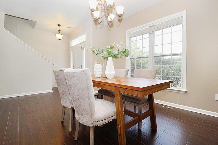 Building Photo - 111 Amaranth Ave