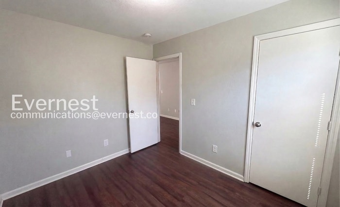 Building Photo - 183 Cloverbrook Dr