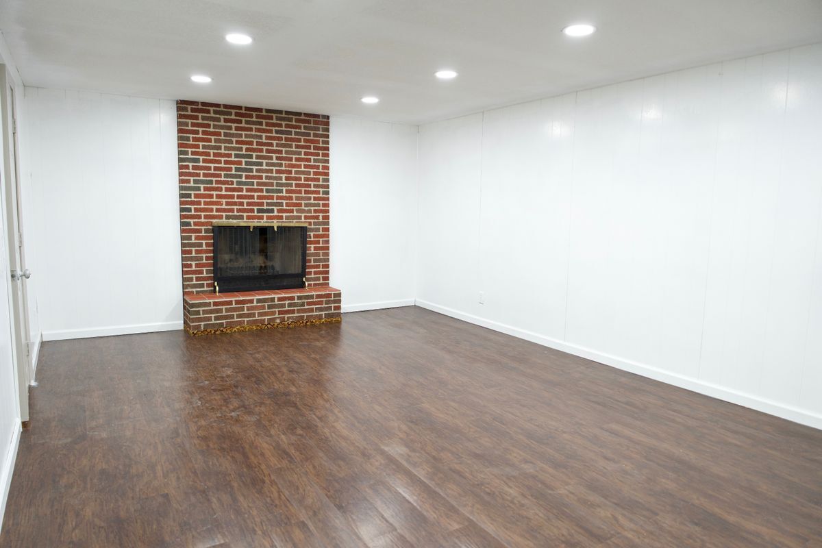 Building Photo - 1520 N 64 St
