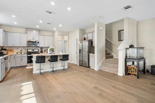 Building Photo - 123 Rodbell Ln