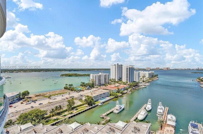 Building Photo - 7900 Harbor Island Dr