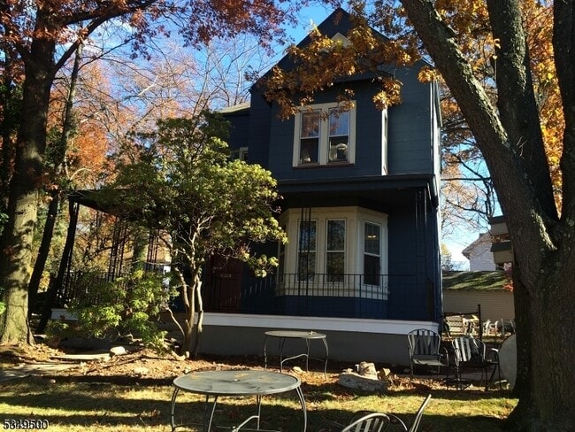Primary Photo - 204 Prospect St