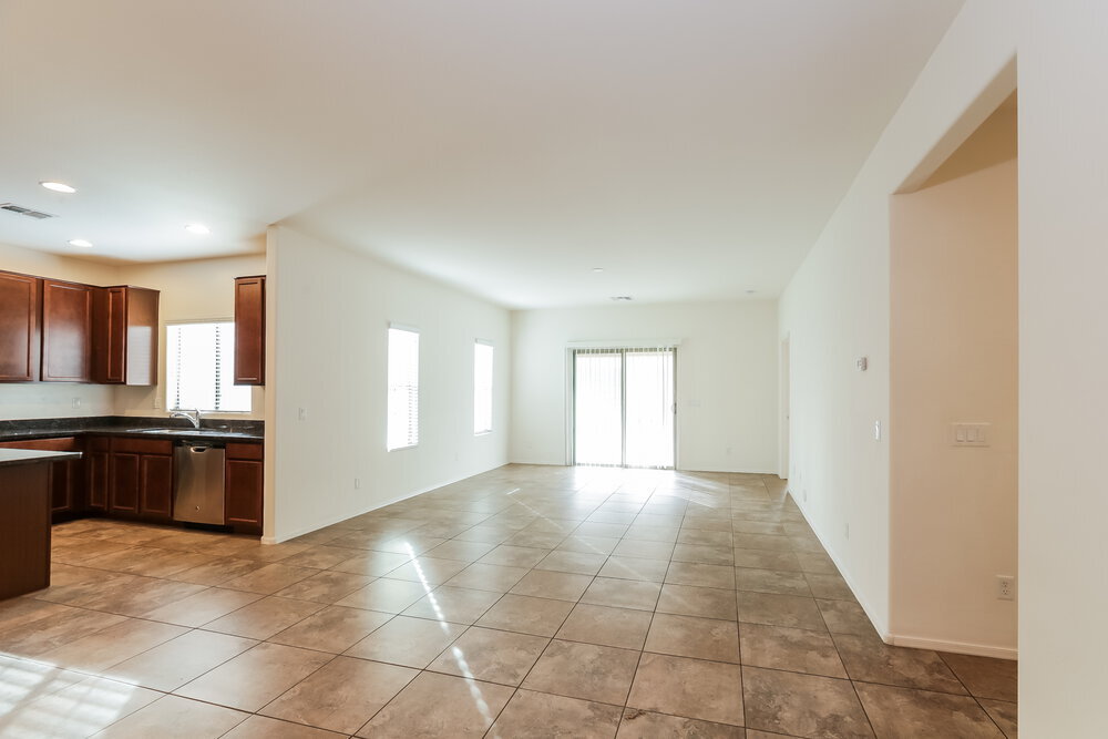 Building Photo - 4945 W Fawn Dr