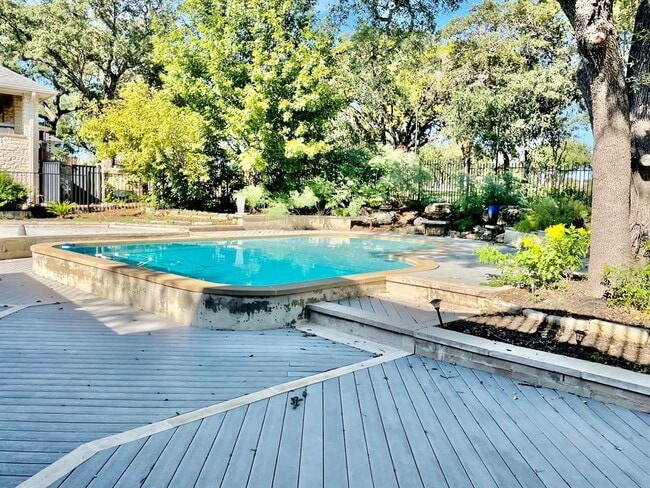 Building Photo - 6208 Lost Horizon Dr