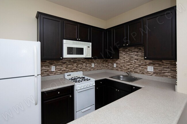 Interior Photo - 3970 Goldfinch St.
