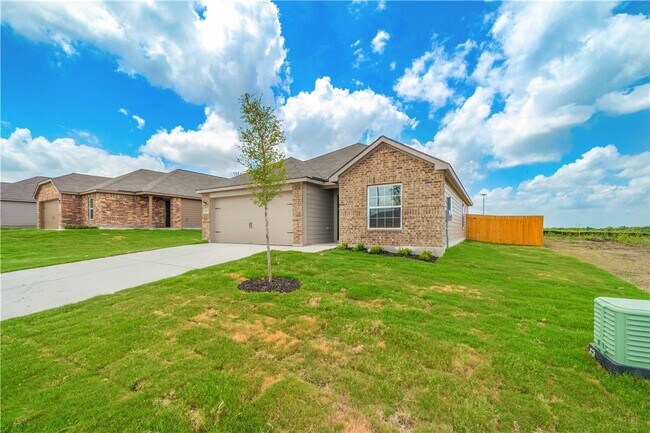 Building Photo - 18501 Quiet Range Dr