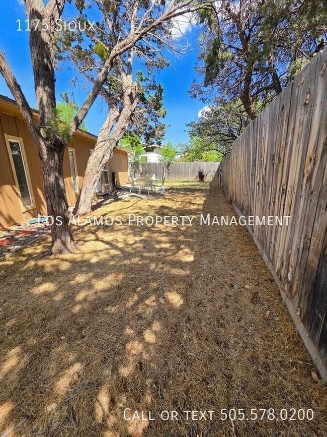 Building Photo - 1175 Sioux-