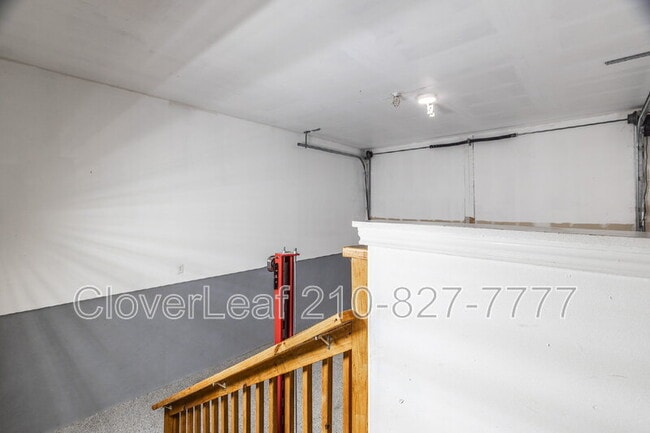 Building Photo - 333 Blaze Moon