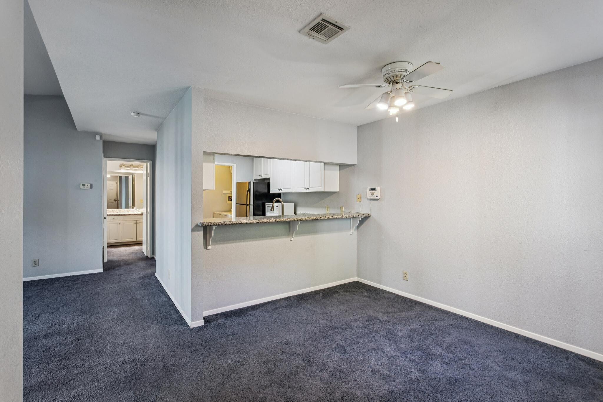 Building Photo - 600 Canyon Oaks Dr