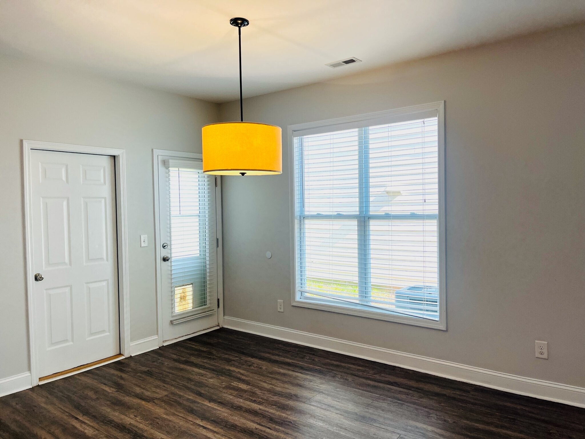 Building Photo - 1105 Circandian Ct