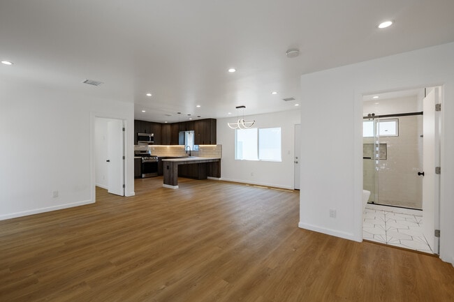 Building Photo - 6557 Darwell Ave
