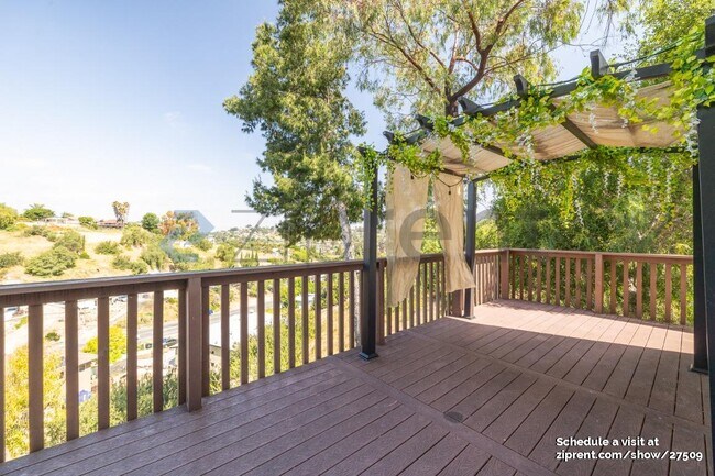 Building Photo - 280 Ritchey St