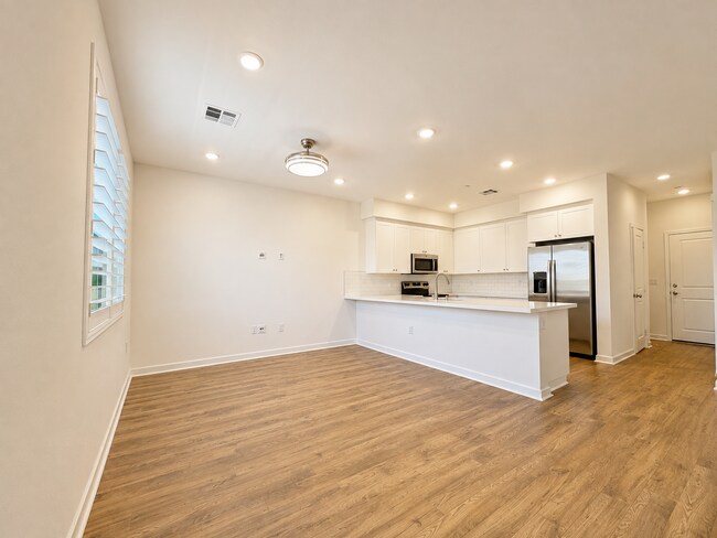 Building Photo - 33221 Opal Glass Dr