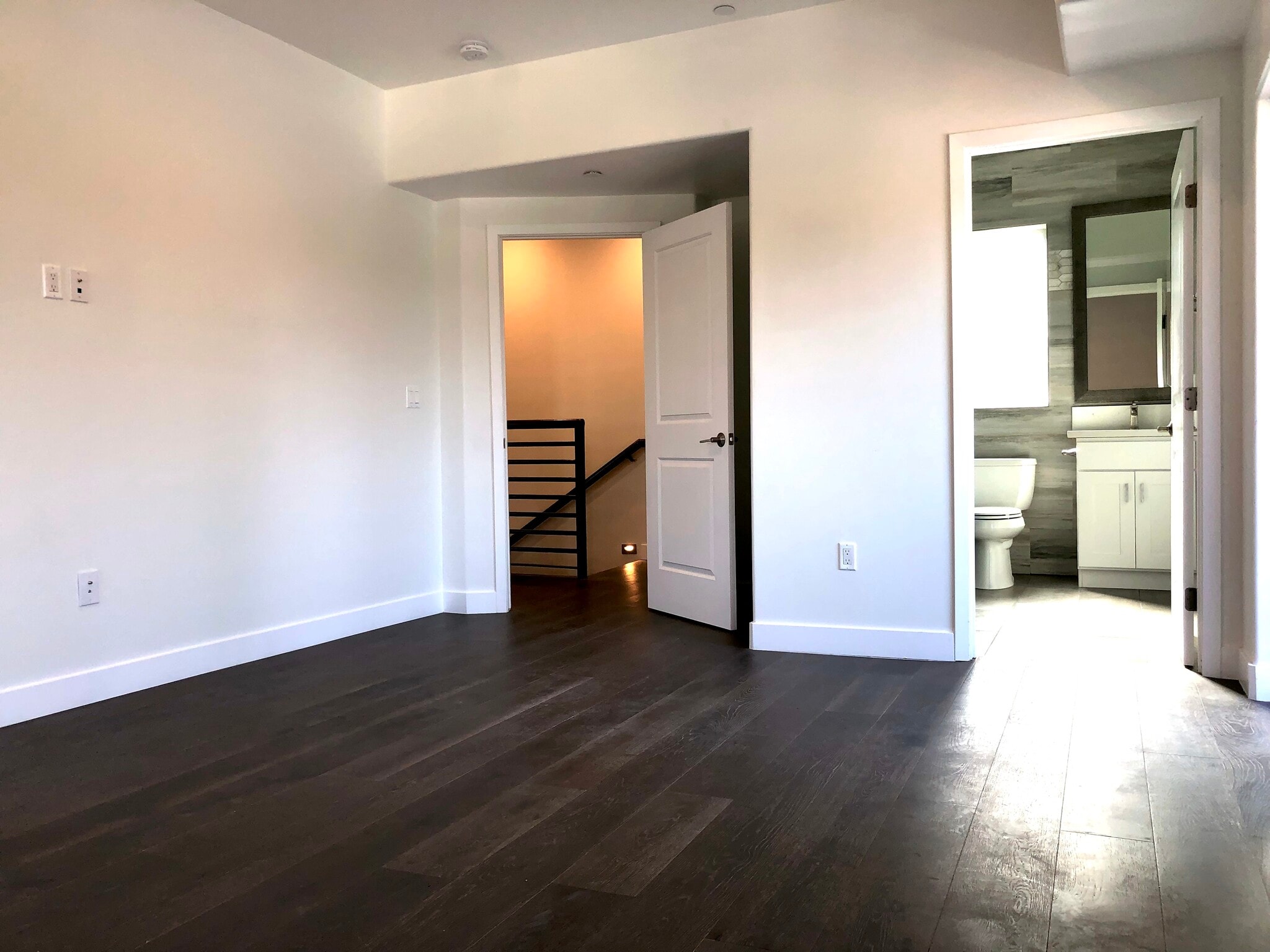 Primary bedroom - 2154 Fargo St