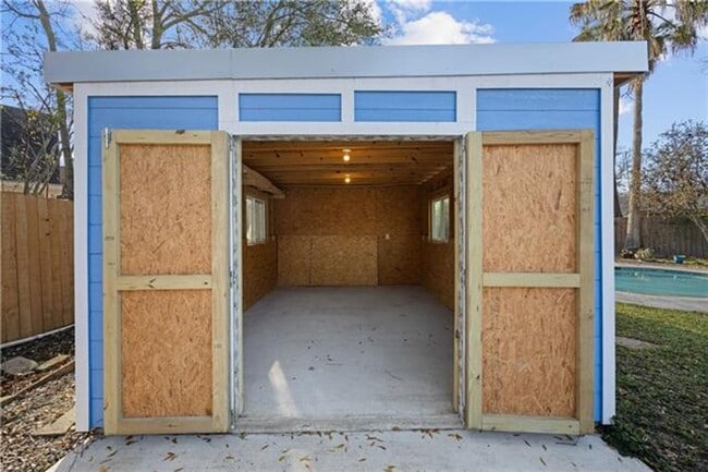 Building Photo - River Ridge Home Rental
