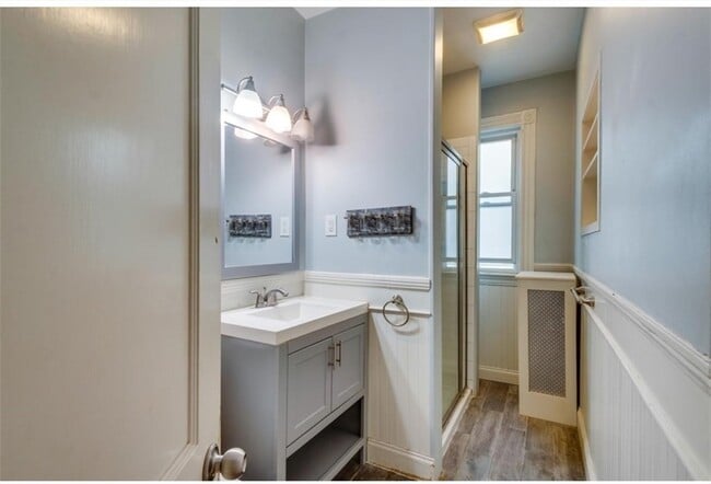 Building Photo - 37 Taft St