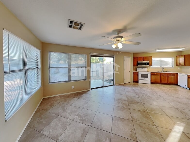 Building Photo - 10530 W Carlota Ln