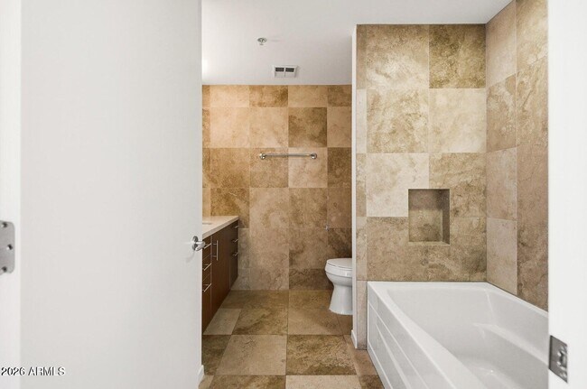Building Photo - 7131 E Rancho Vista Dr