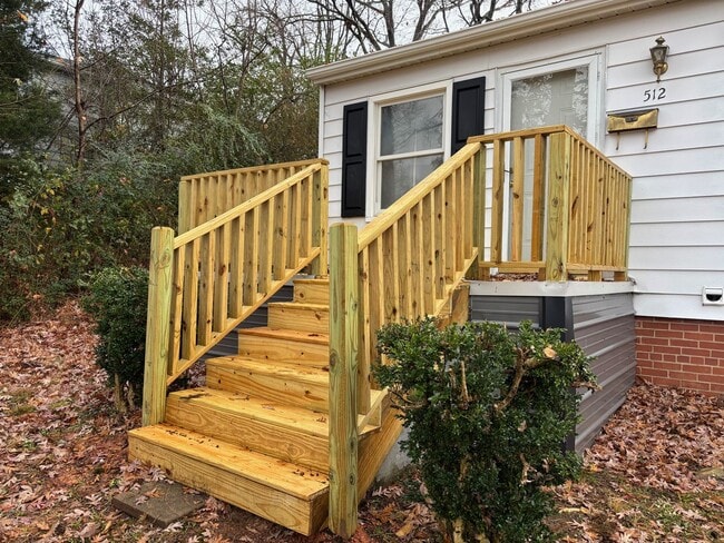 Building Photo - 2 BDRM 1 BA HOME- $1,200 MONTH, $1,200 DEPOSIT!!