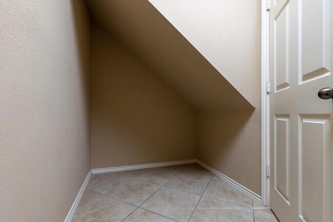 Building Photo - 4531 Long Creek Dr