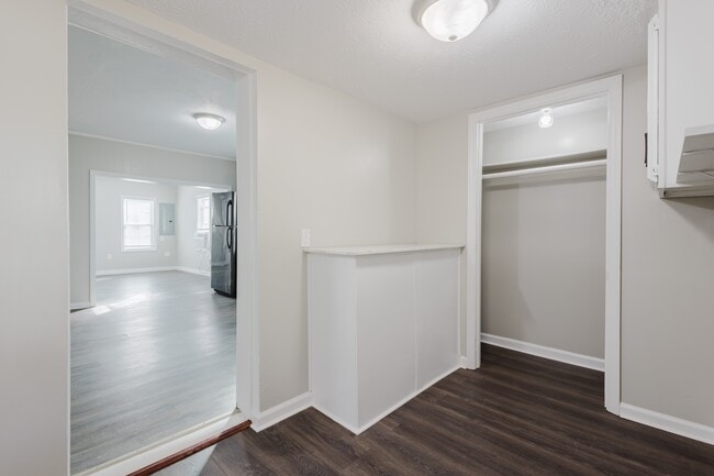 Building Photo - 245 Evansdale Ave