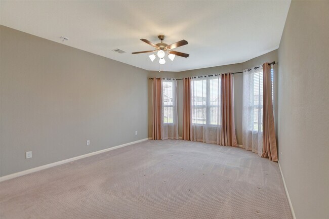 Building Photo - 18226 Russett Green Dr