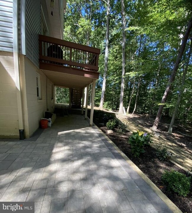 Building Photo - 7801 Cliffside Ct