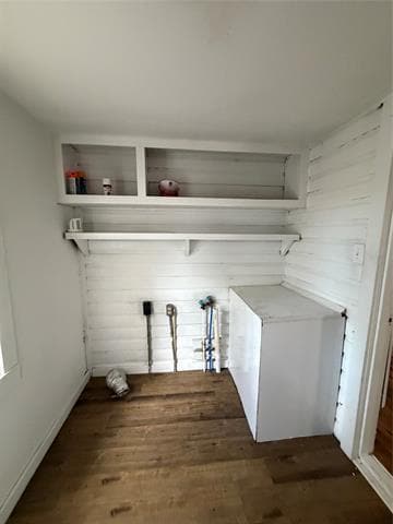 Building Photo - 2240 Pin Oak Cir