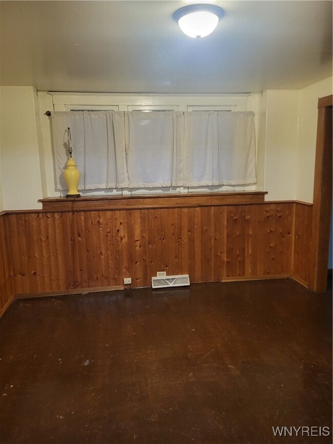 Building Photo - 267 Crestwood Ave