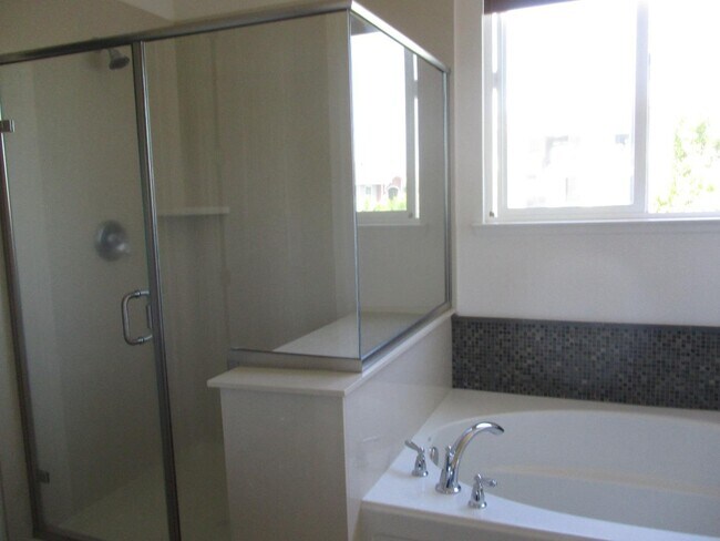 Building Photo - 381 Windsong Way