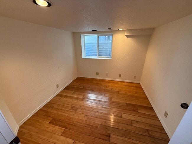 Building Photo - Newly Renovated 3 Bed, 1 Bath House w/ Bonus Room!