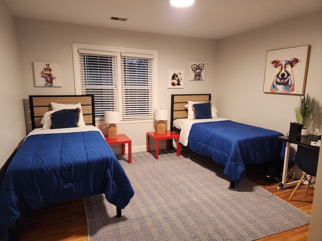 Building Photo - 1215 Trotwood Ave