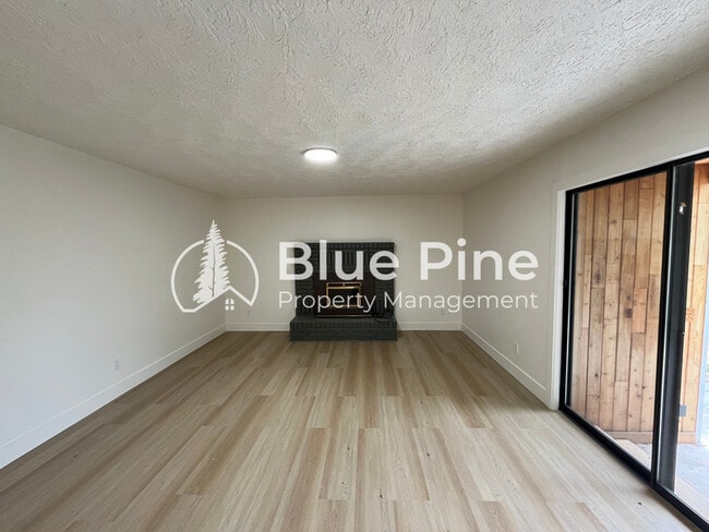 Building Photo - 3095 Disney Dr