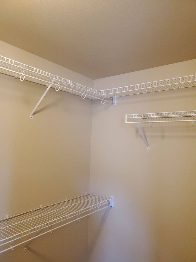 Building Photo - July & August Rent FREE - Central Heat & Air/ Garage/ Bonus Room