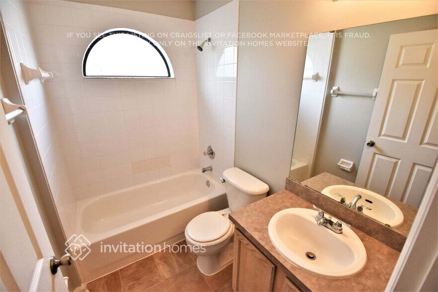 Building Photo - 9785 Oxford Station Dr