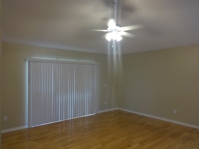 Building Photo - 1040 Pineview Ct