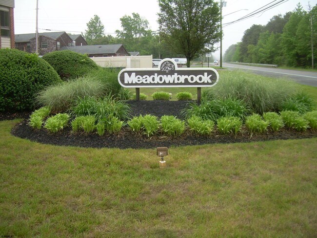 Primary Photo - 303 Meadowbrook Dr