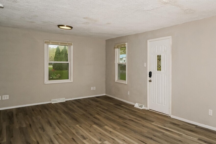 Building Photo - 1506 E Hendryx Ln