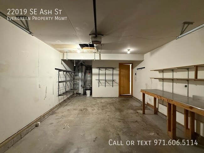Building Photo - 22019 SE Ash St