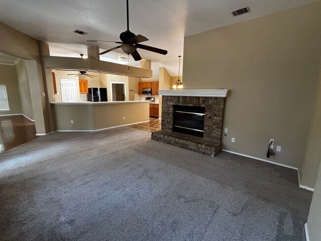 Building Photo - Beautiful 4 bed home in Round Rock