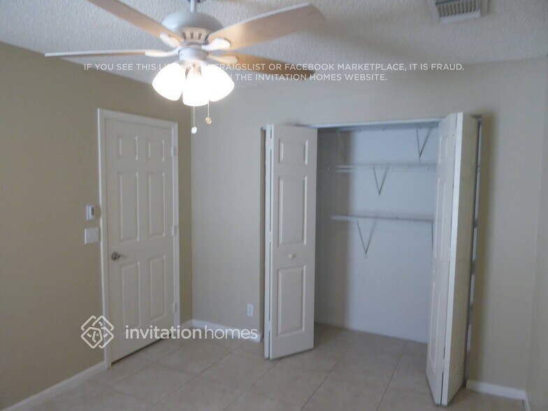 Building Photo - 3432 SW 51st St