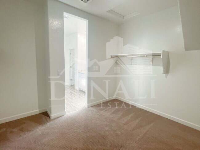Building Photo - 2760 W Stradling Ave