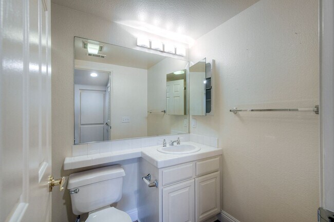 Building Photo - 2338 Cartegena Way