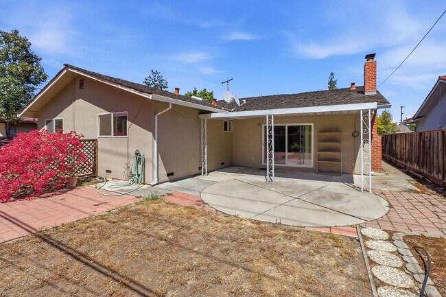 Building Photo - What a Great Home! Available Now!