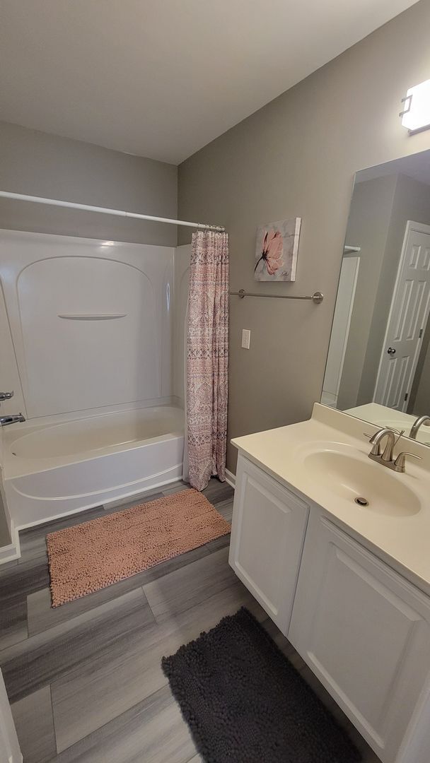 Building Photo - 2 Bed, 2 Bath Townhome in Mauldin is Available